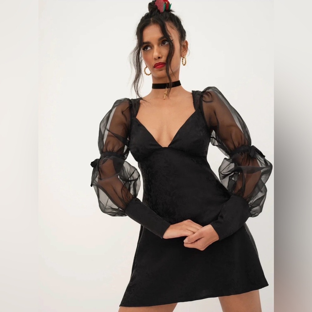 For love and lemons Gabrielle puff sleeve mini dress black